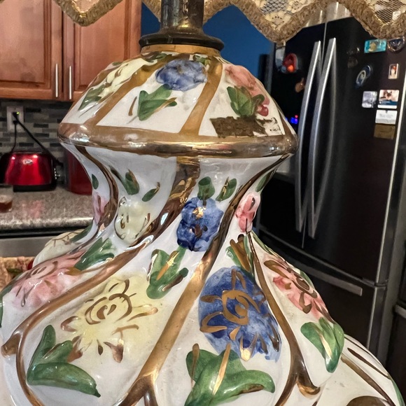 2 Monumental Capodimonte Italian porcelain lamps. Beautiful, rare and antique - Picture 5 of 9